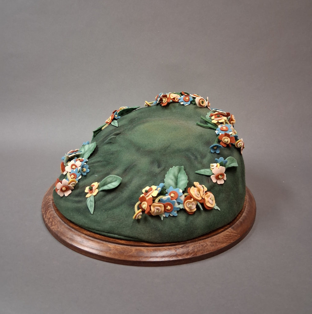 A Raggedy Ann Story-Display Base