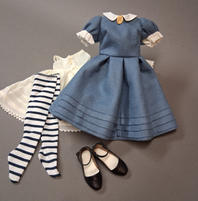 Alice in Wonderland Outfit (No Apron)
