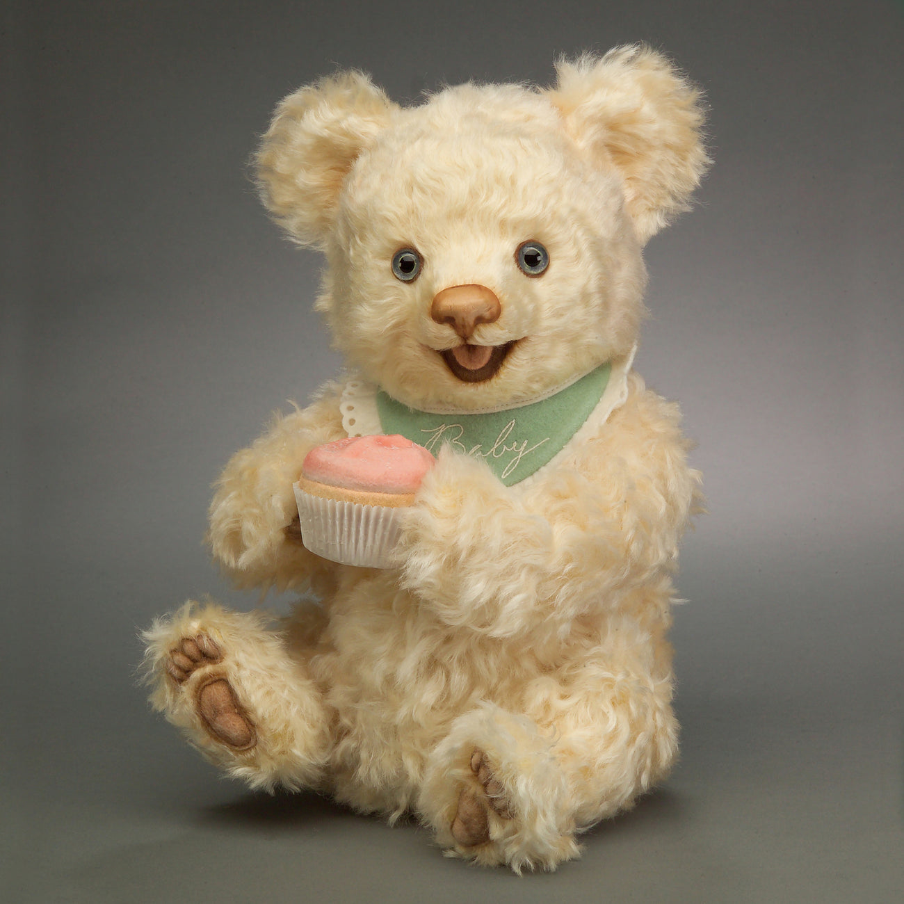 Cupcake | R. John Wright Dolls