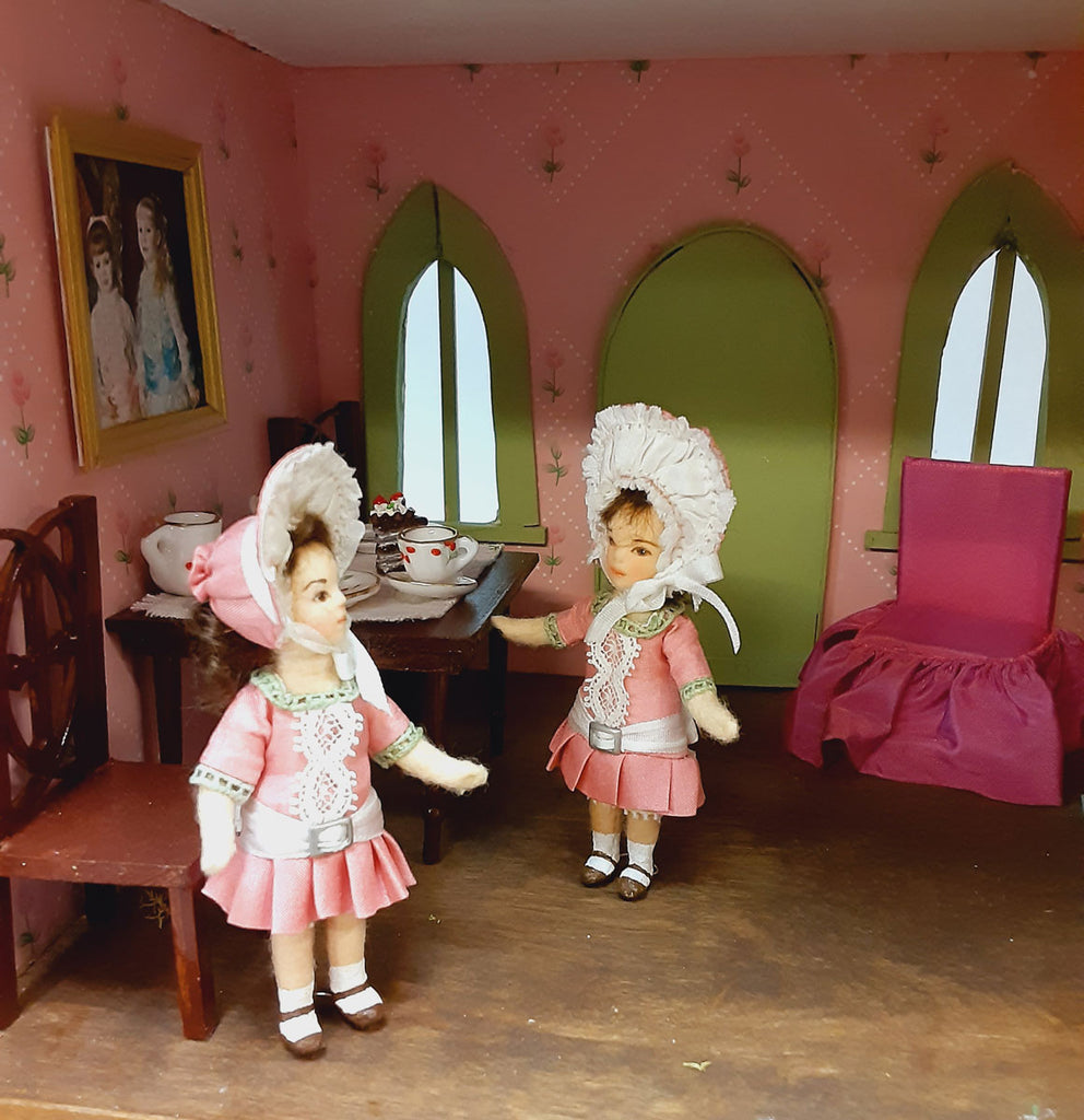 Sarah - A Dolls' House