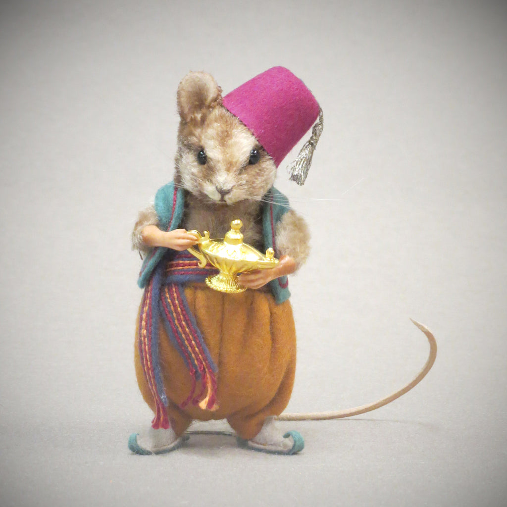 plush mouse dressed as aladdin