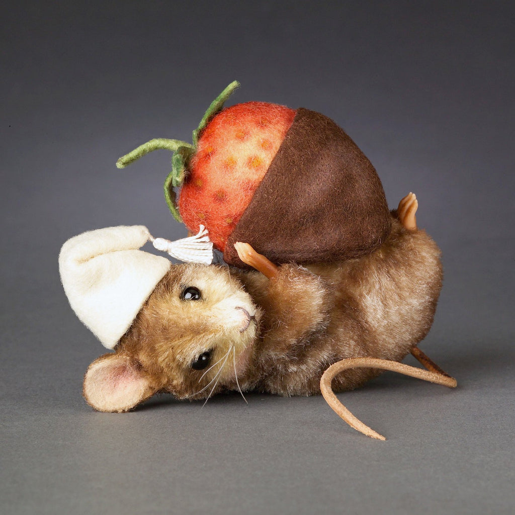 Cocoa plush mouse doll with felt strawberry