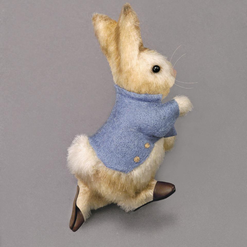 Peter Rabbit™™  R. John Wright Dolls